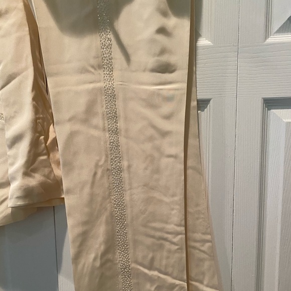 Ivory/cream suit - Picture 4 of 5